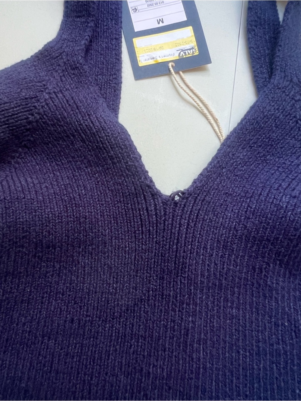 Universal Thread Navy Ribbed V-Neck Cropped Tank - Picture 7 of 8